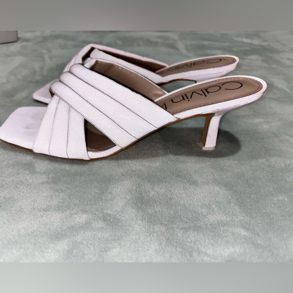 Calvin Klein blush kitten heels - Picture 5 of 6